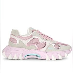 Balmain
B-East leather low-top sneakers